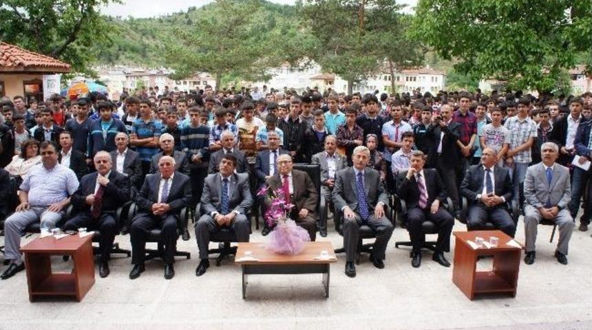 Taş Mektep, 144&rsquo;&uuml;nc&uuml; Mezunlarını Verdi