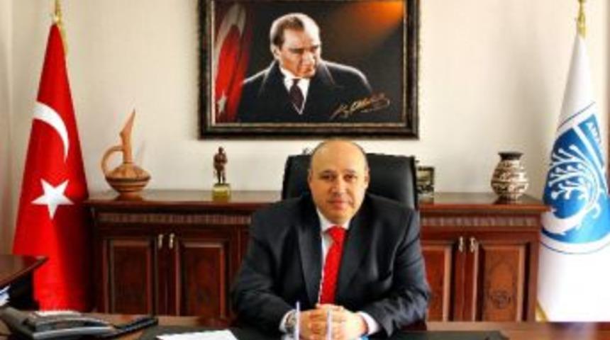 Başkan Timur Babalar G&uuml;n&uuml;n&uuml; Kutladı