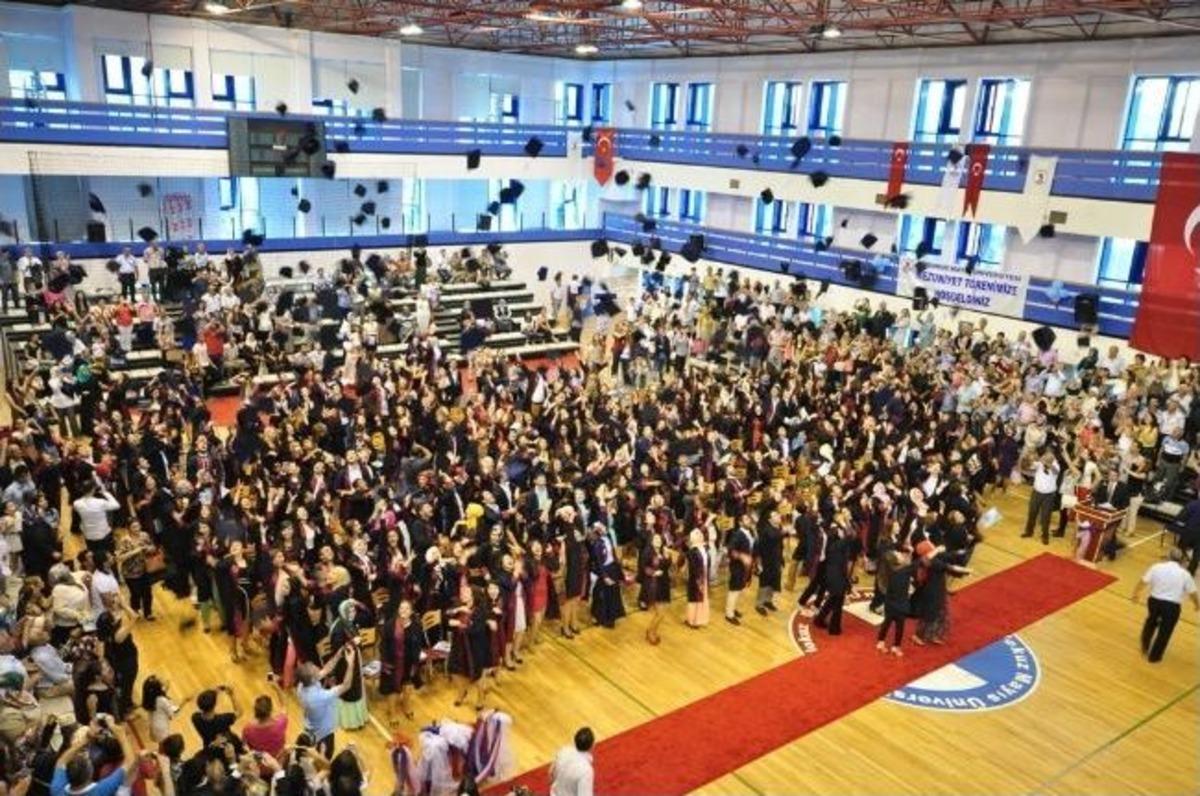 Sağlık Hizmetleri Meslek Y&uuml;ksekokulu 550 Mezun Verdi