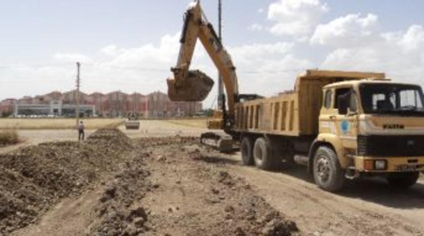 Batman Belediyesi Yol &Ccedil;alışması S&uuml;r&uuml;yor