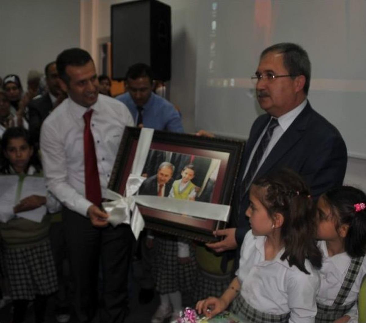 Suriyeli &Ouml;ğrenciler Karne Aldı