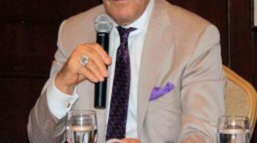 Kadir İnanır: Taşın Altına Elini Koymayana Sanat&ccedil;ı Demem