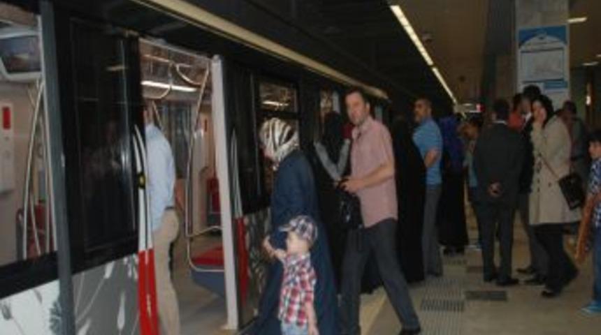 Başakşehir Beledeyi Başkanı Uysal: Metroyla B&uuml;y&uuml;k Bir Problem &Ccedil;&ouml;z&uuml;ld&uuml;