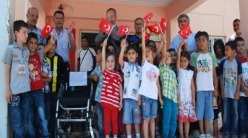 &Ouml;ğrenciler Topladıkları Mavi Kapakla Bir Engellinin Hayatını Değiştirdi