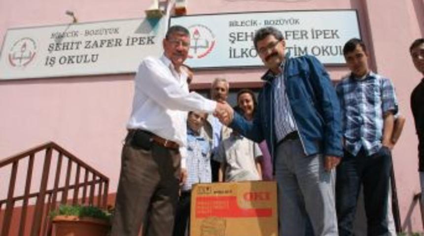 Boz&uuml;y&uuml;k'te En &Ccedil;ok Pil Toplayanlar &Ouml;d&uuml;llendirildi