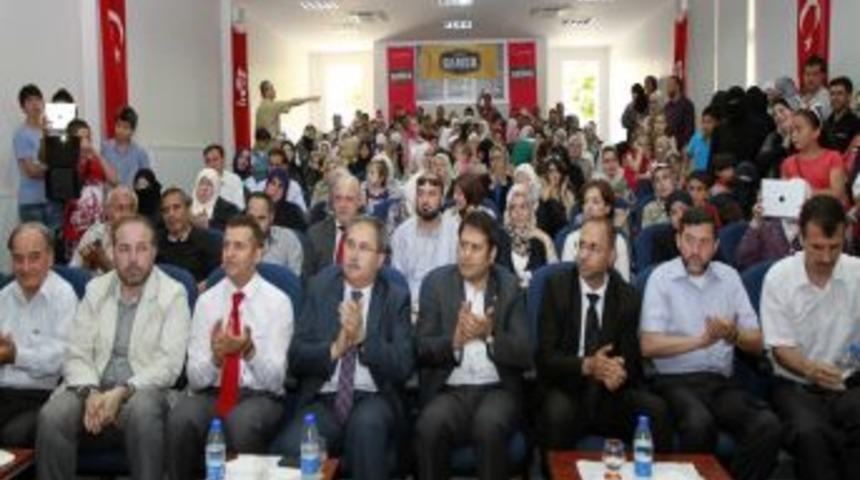 Suriyeli Bin &Ouml;ğrenci Karne Sevinci Yaşadı