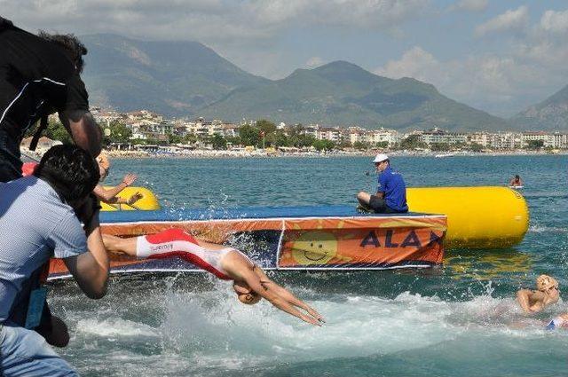 Avrupa Triatlon Şampiyonası'nda Korkutan Kaza