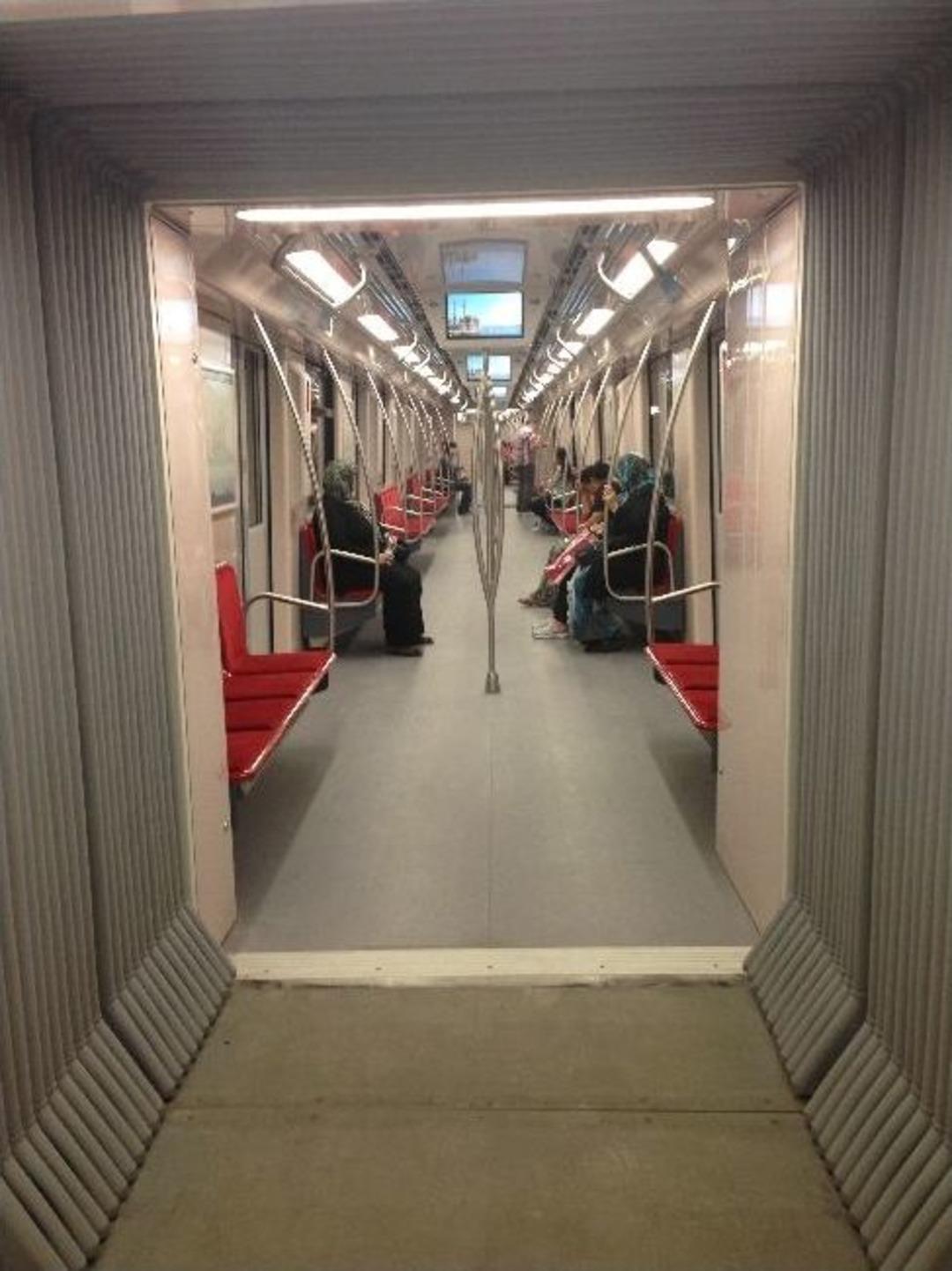 Bağcılar-başakşehir-olimpiyatk&ouml;y Metrosu Yolcu Taşımaya Başladı