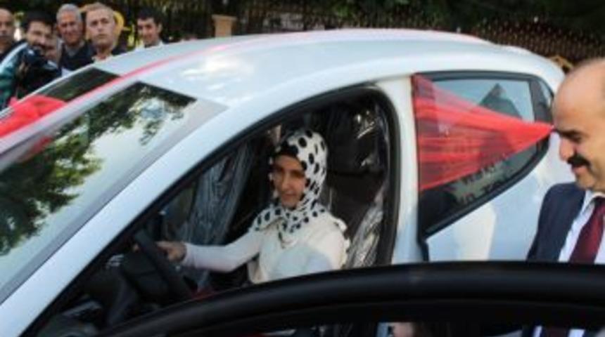 Marifetname, Otomobil Hediyesini Getirdi