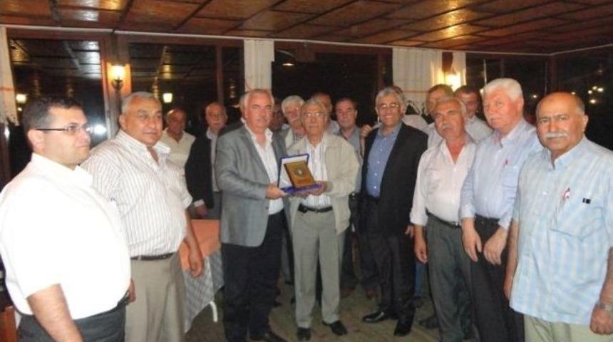 &Ouml;demiş Ticaret Borsası&rsquo;nda Eski Ve Yeni Meclis &Uuml;yeleri Yemekte Buluştu