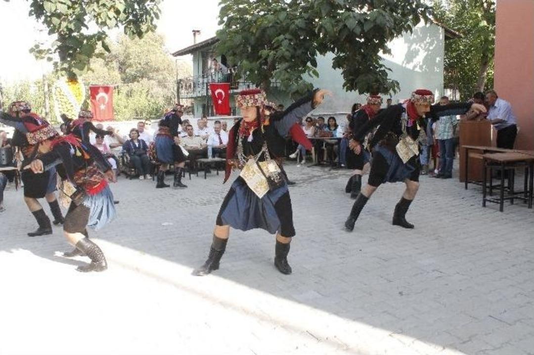 &Ccedil;amlık K&ouml;y Konağı T&ouml;renle A&ccedil;ıldı