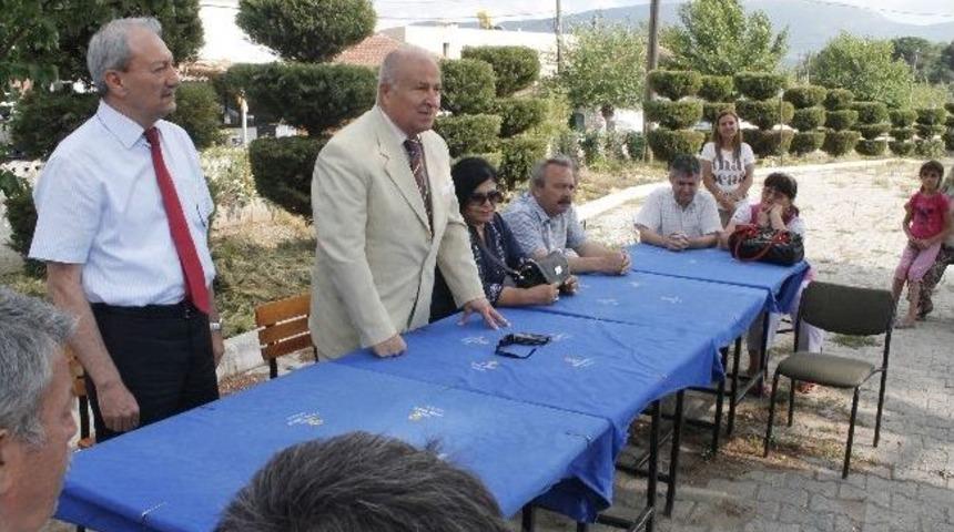 Sergi A&ccedil;ılışında 4 Dakika Saygı Duruşunda Bulundular