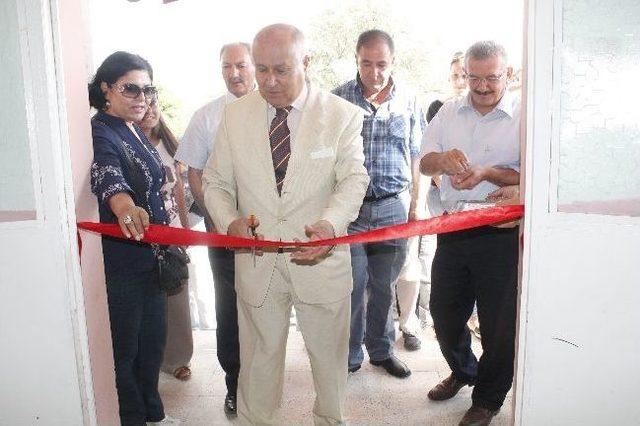 Sergi A&ccedil;ılışında 4 Dakika Saygı Duruşunda Bulundular 1