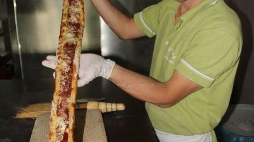 Bu Pidenin Hamurunda &Ccedil;i&ccedil;ek Var