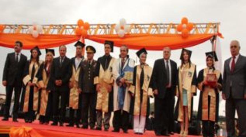 Şeyh Edebali &uuml;niversitesi mezuniyet t&ouml;reni