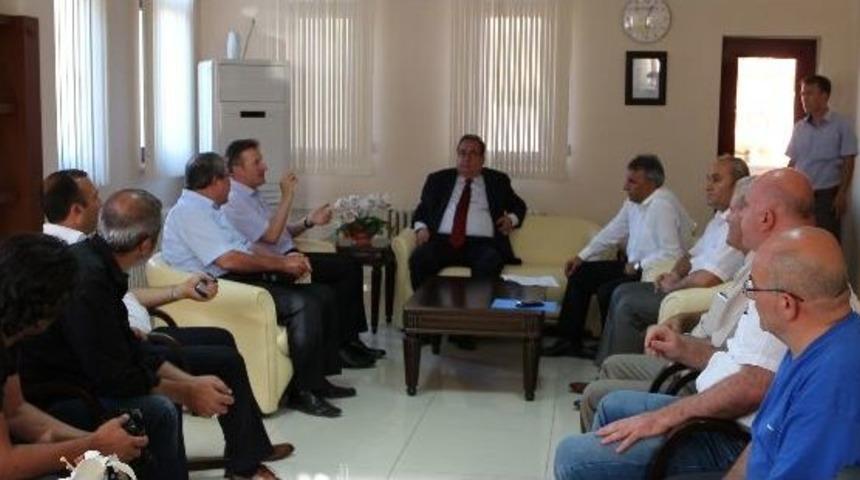 Mersin B&uuml;y&uuml;kşehir Belediye Başkan&rsquo;ı Macit &Ouml;zcan, Kaymakam Şahin&rsquo;i Ziyaret Etti