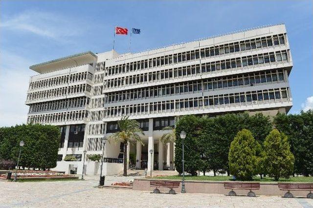 İzmir B&uuml;y&uuml;kşehir&rsquo;e Fitch Karnesi: 2