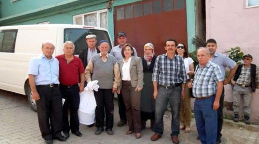 K&ouml;yl&uuml;lere Arı Kovanı Ve Fasulye Tohumu Dağıtıldı