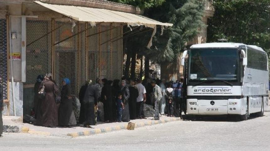 Suriyelilerin Beşiriye Konteyner Kentine Sevkleri S&uuml;r&uuml;yor