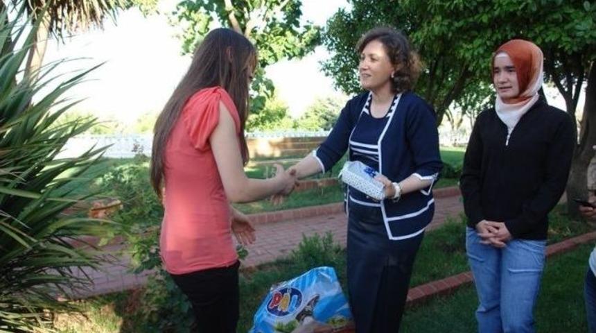 Kız Yetiştirme Yurdunda Kalan &Ouml;ğrenciler, Valilik Konağında Ağırlandı