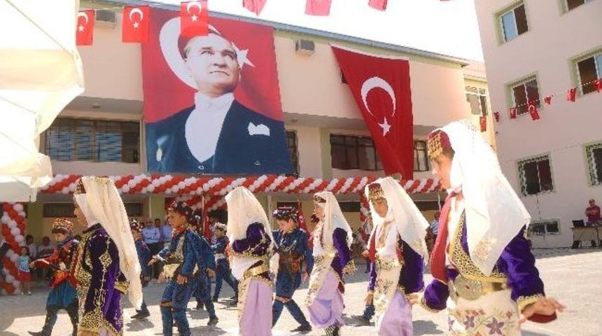 &Ccedil;eşme&rsquo;de Spor Salonuna Yarım Milyonluk Yatırım