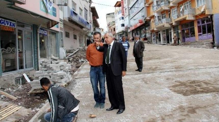 Suşehri&rsquo;nde Parke Taşı D&ouml;şeme &Ccedil;alışmaları