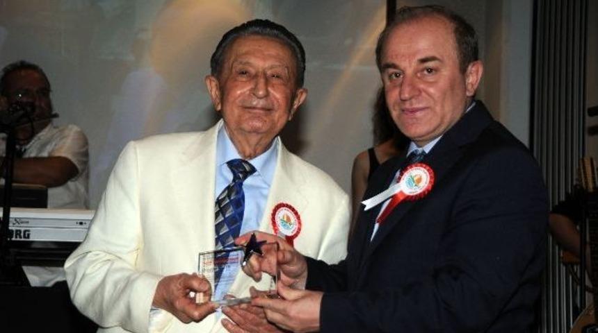 Osiad Ve Aosb&rsquo;den Başarılı Sanayicilere &Ouml;d&uuml;l