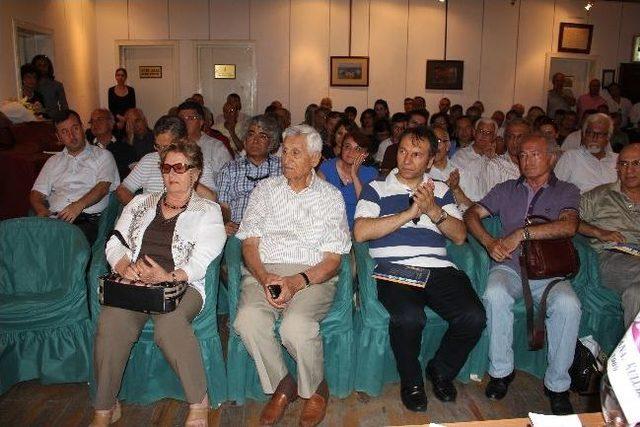 Dr. İnce İmza G&uuml;n&uuml;nde Okurlarıyla Buluştu 1