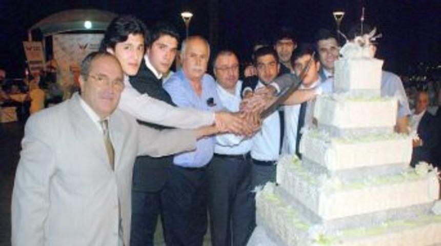 Bur&ccedil; Vural Mezunlarını Uğurladı