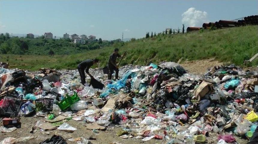 Ekmeklerini &Ccedil;&ouml;pten Kazanıyorlar