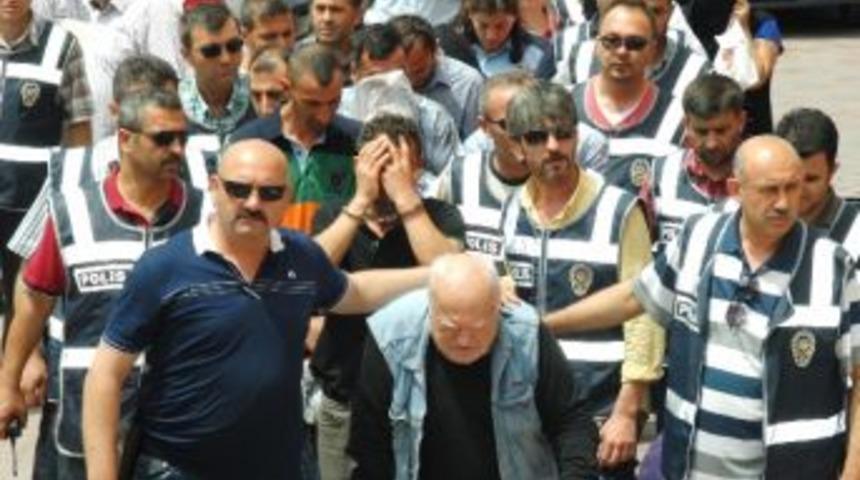 Fuhuş &ccedil;etesinin lideri 74'l&uuml;k dede &ccedil;ıktı