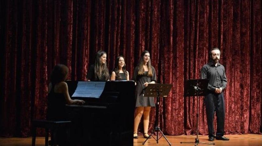 &Ouml;ğrencilerden Muhteşem Konser