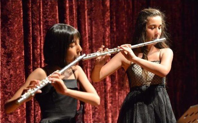 Öğrencilerden Muhteşem Konser 1