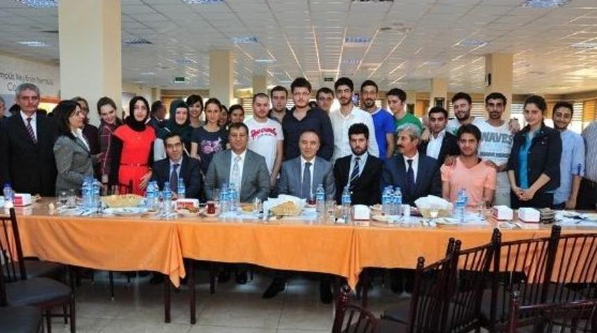Okulun Son G&uuml;n&uuml;nde Vali S&uuml;rprizi&hellip;