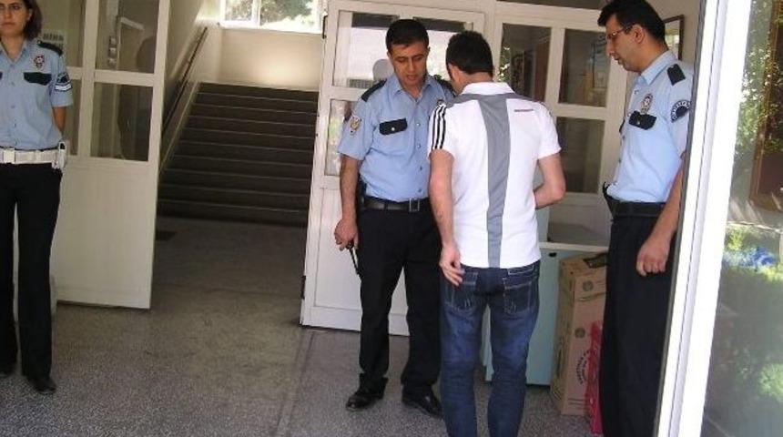 Malatya&rsquo;da Lys&rsquo;ye İlk G&uuml;n 5 Bin 850 Aday Girdi