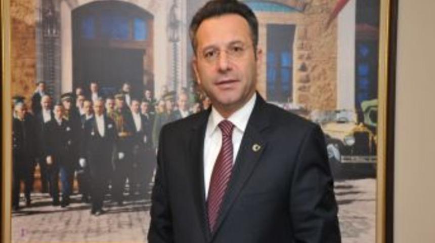 Vali Aksoy, Babalar G&uuml;n&uuml;'n&uuml; Kutladı