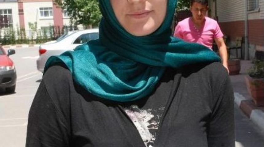 Lys&rsquo;de Kimliğini Unutan Gen&ccedil; Kız Son Anda Sınava Girebildi