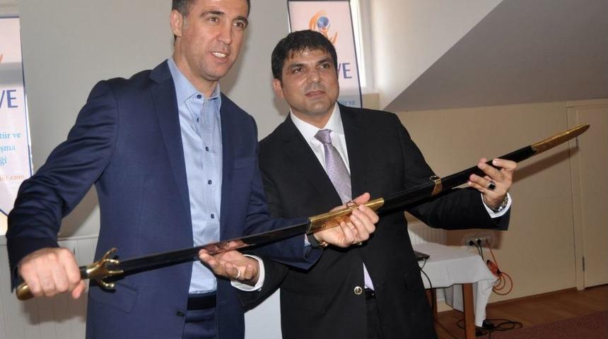 Hakan Ş&uuml;k&uuml;r: T&uuml;rk Futbolu Bunları Hak Etmiyor
