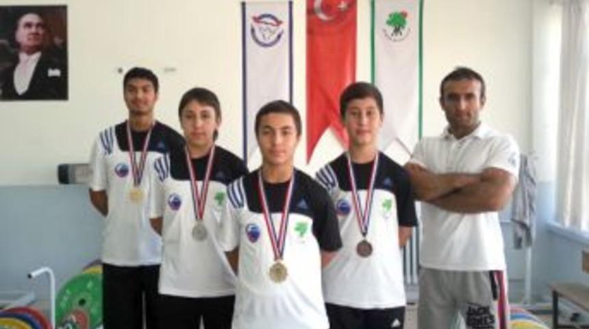 Geleceğin Haltercileri Mamak&rsquo;ta Yetişiyor