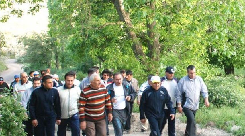 Belediye Personeli Sabah Y&uuml;r&uuml;y&uuml;ş&uuml;yle Moral Buldu