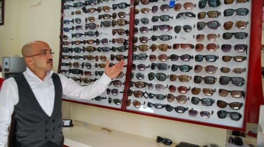 G&uuml;neş G&ouml;zl&uuml;ğ&uuml;n&uuml; Moda İ&ccedil;in Değil Sağlığınız İ&ccedil;in Takın