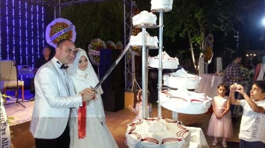Gen&ccedil; Avukat Yunus Emre Erdem Bekarlığa Veda Etti