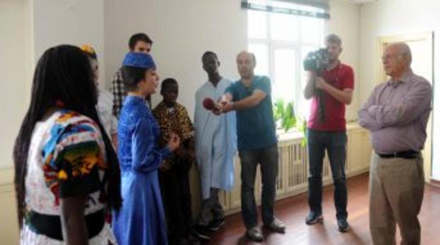 İzzettin Doğan: T&uuml;rk&ccedil;e Olimpiyatları, BM'nin Yapamadığı Yaptı