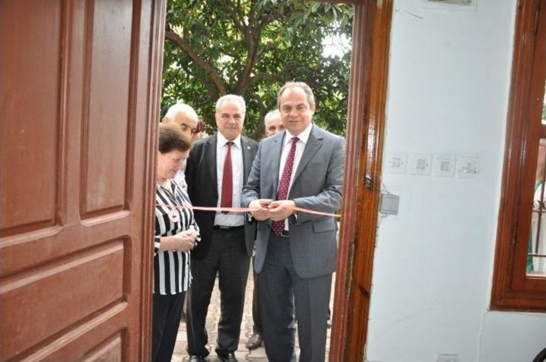 G&uuml;lden Aky&uuml;z&rsquo;den R&ouml;lyef Sergisi