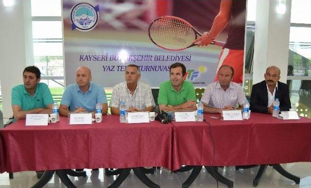 16 Yaş Yaz Kupası - 1 Tenis Turnuvasının Tanıtım Toplantısı Yapıldı 3