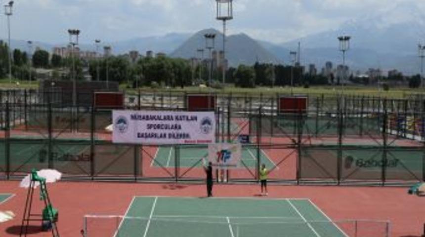 Kayseri Tenis Turnuvası'na Ilk Kez Ev Sahipliği Yapıyor