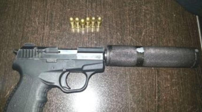 Tatvan&rsquo;da Susturucu Takılı Silah Ele Ge&ccedil;irildi