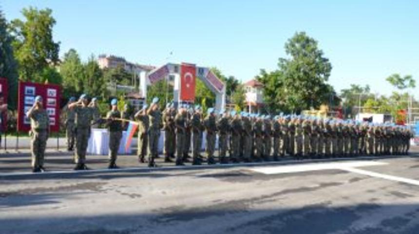 Jandarmanın T&ouml;reninde Mayın Bulan K&ouml;pekler Ilgi G&ouml;rd&uuml;