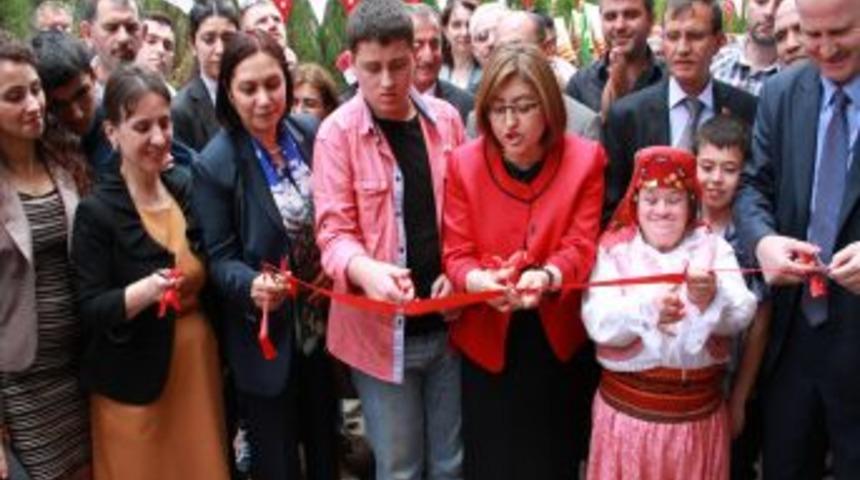 Otizmli &Ccedil;ocuklara &Ouml;zel Ilk Korumalı Işyeri Bursa'da A&ccedil;ıldı