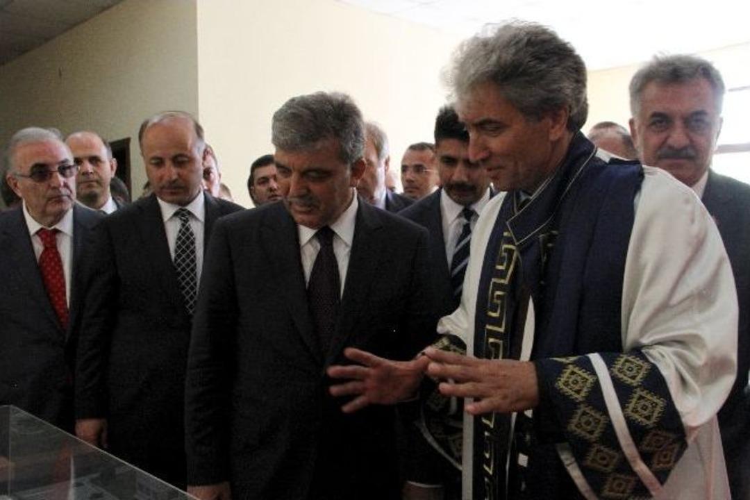 Cumhurbaşkanı G&uuml;l, Ardahan &Uuml;niversitesi&rsquo;nde